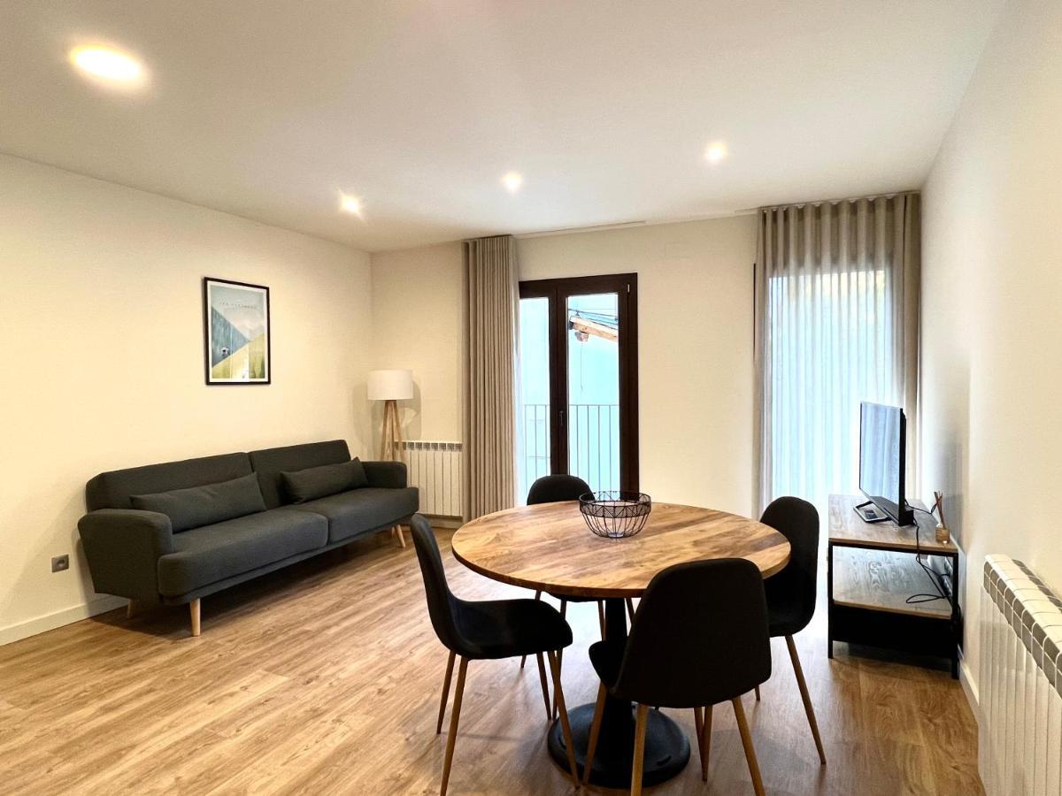 Espot Cowork & Apartments - L'Amfitriona Ngoại thất bức ảnh