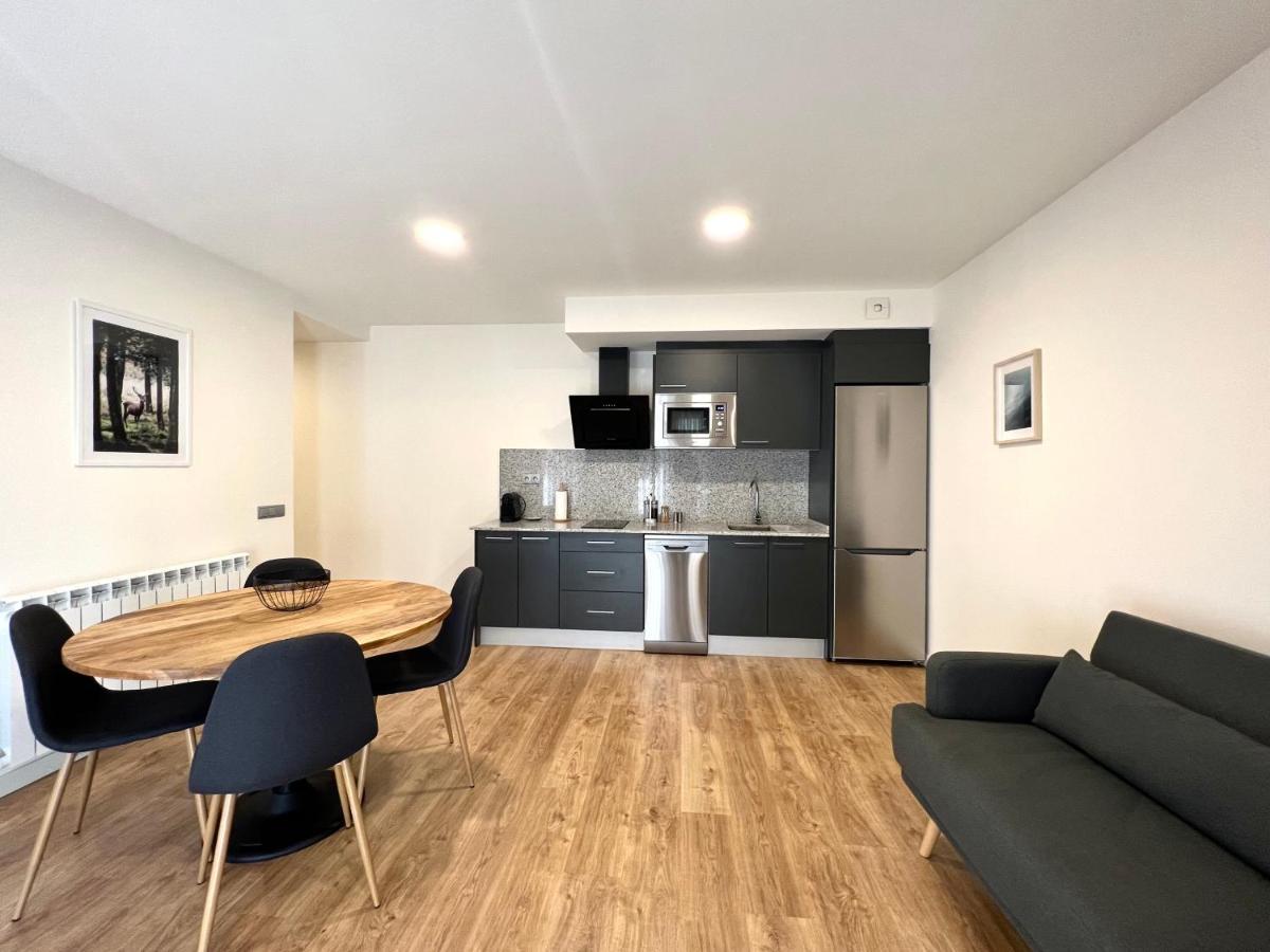 Espot Cowork & Apartments - L'Amfitriona Ngoại thất bức ảnh