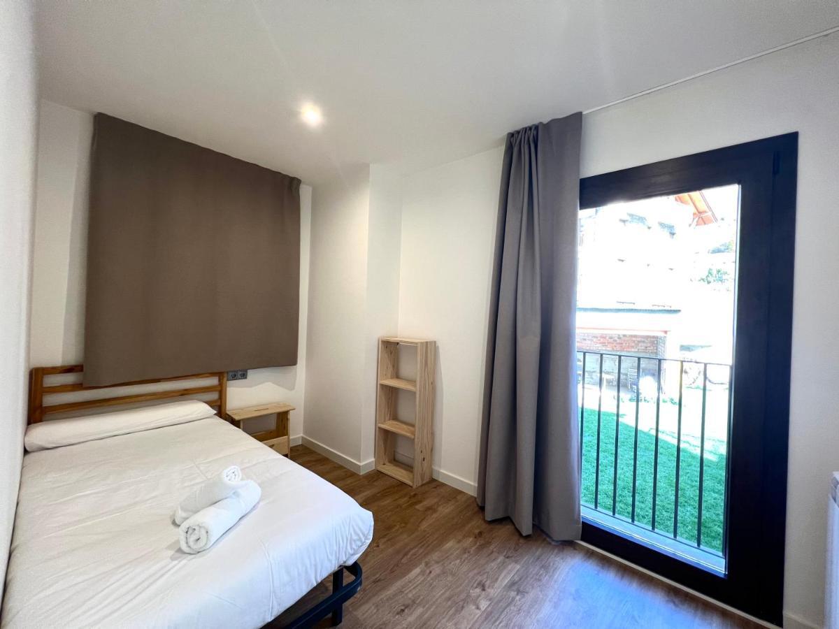 Espot Cowork & Apartments - L'Amfitriona Ngoại thất bức ảnh